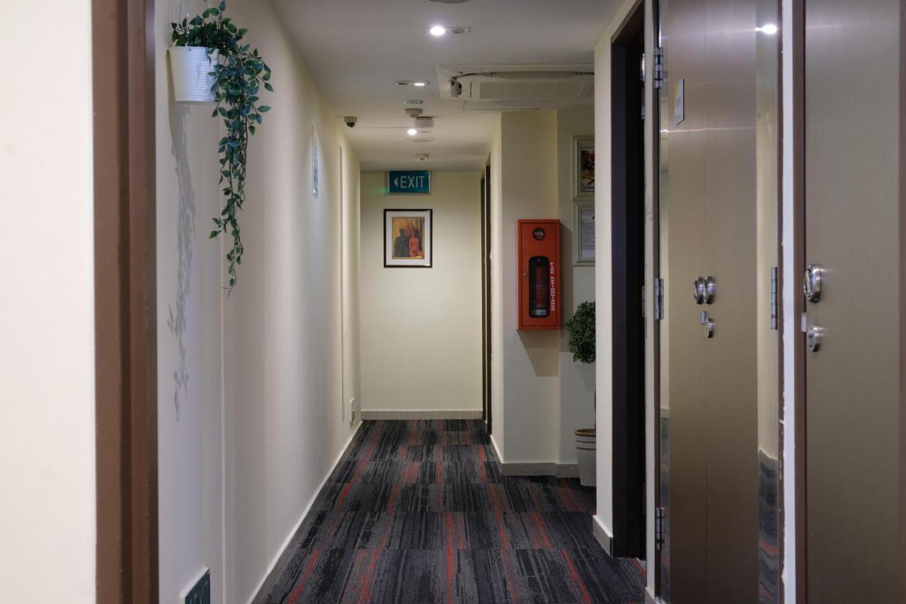 Single Sharing Room And Short Hours Stay At Sandpiper Hotel Singapur Exterior foto