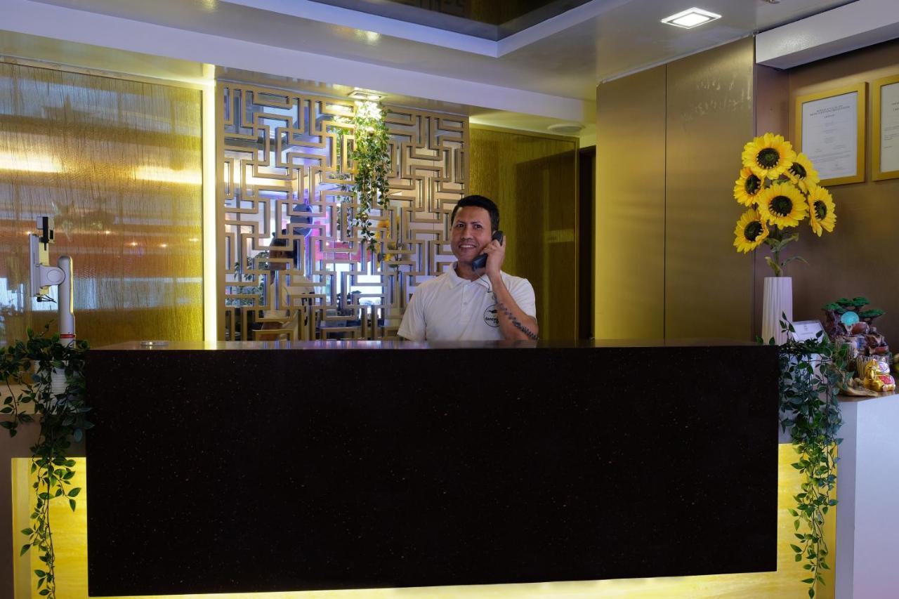 Single Sharing Room And Short Hours Stay At Sandpiper Hotel Singapur Exterior foto