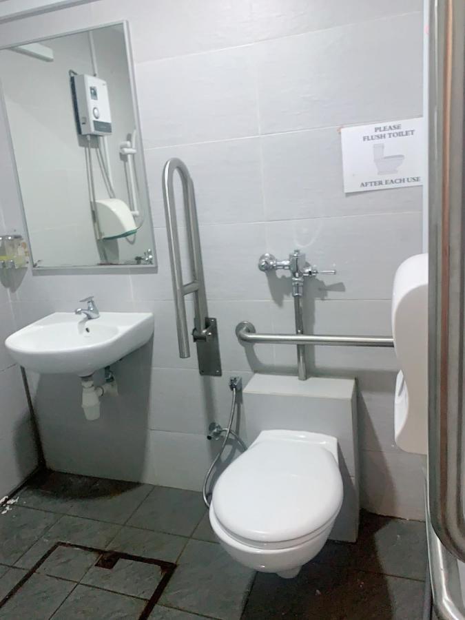 Single Sharing Room And Short Hours Stay At Sandpiper Hotel Singapur Exterior foto