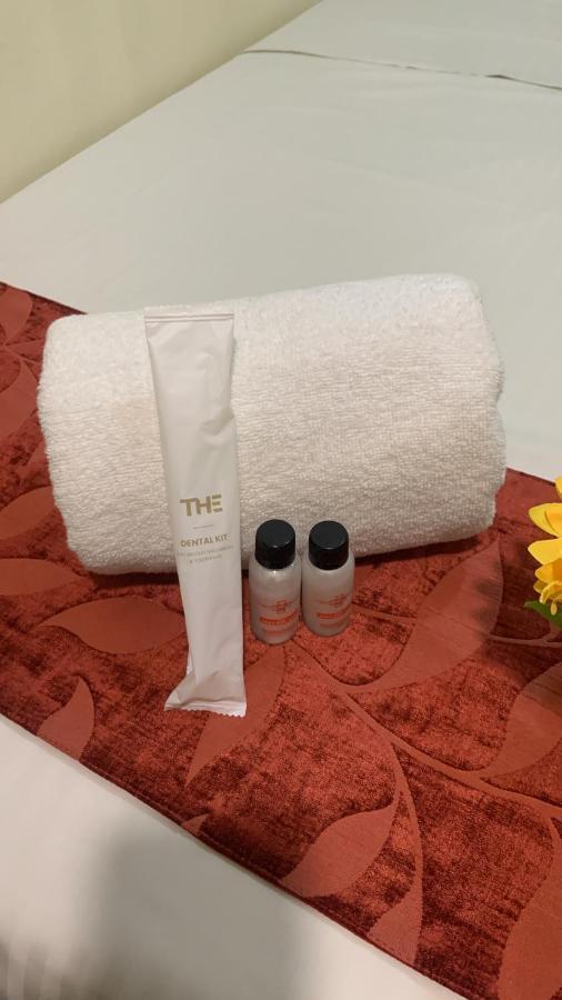 Single Sharing Room And Short Hours Stay At Sandpiper Hotel Singapur Exterior foto